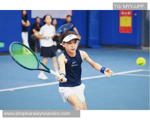 重庆网球队战术揭秘：网球巨献背后的策略与团队协作